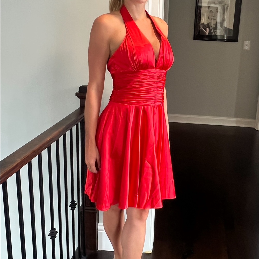 Worn once, size 6, excellent condition Marilyn Monroe inspired dress